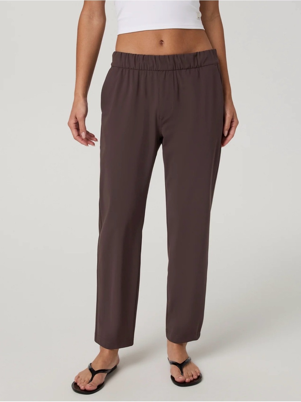Vuori Miles Ankle Pant in French Roast Size Small
